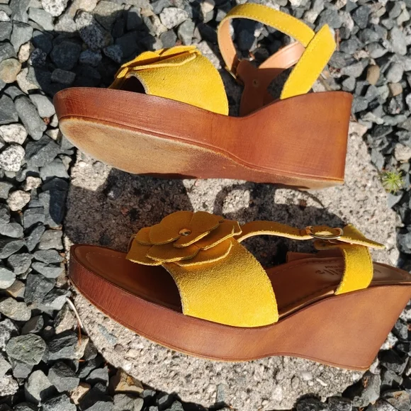 Italian Wedge Sandals - Picture 4 of 6